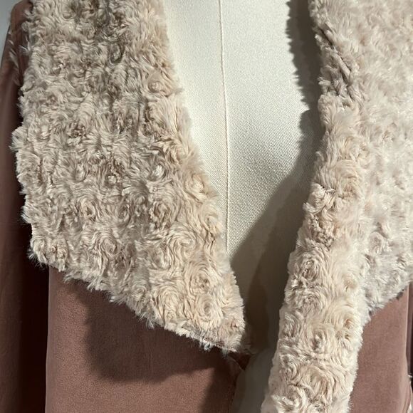 Women's blush Jacket with Cream blush faux Fur Collar - Picture 2 of 8